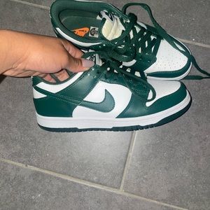 Green low nikes